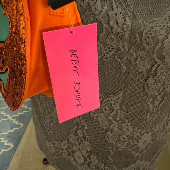Betsey Johnson Halloween Jack O Lantern Glow Dark Pumpkin Crossbody Bag NWT - Picture 7 of 16